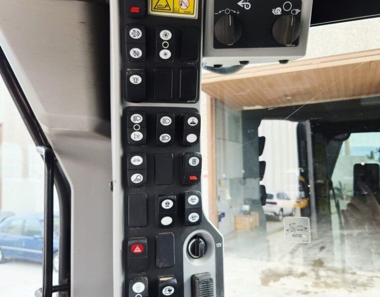 CATERPILLAR  140 AWD ***IMPECABLE***